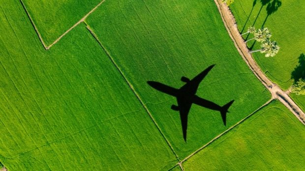 avion paisaje verde