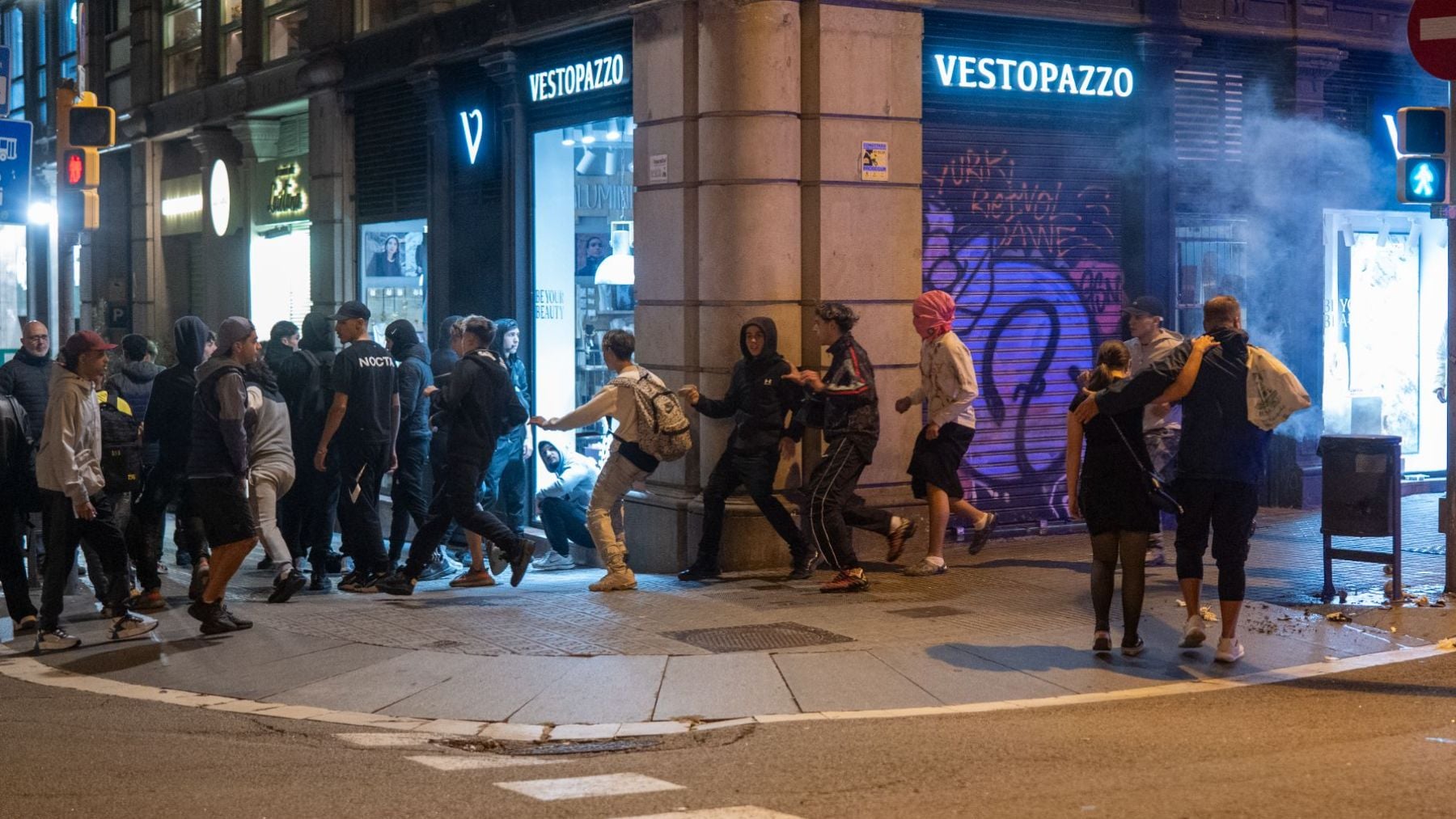 Qué hay tras Blocus, la red de perfiles anónimos que promueve los disturbios en Barcelona y otras ciudades