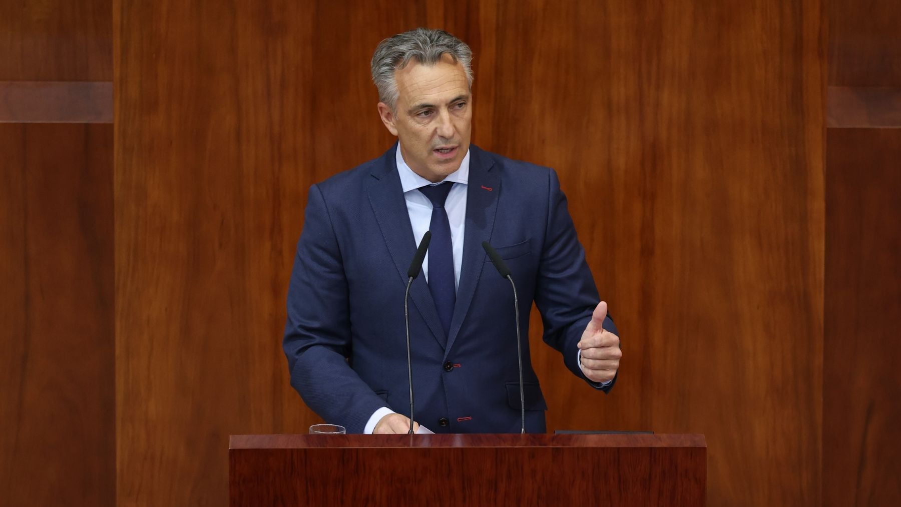 Feijóo ficha al consejero de Interior y al viceconsejero de Presidencia del Gobierno de Ayuso para el 29-N