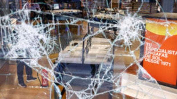 disturbios, Barcelona, policías