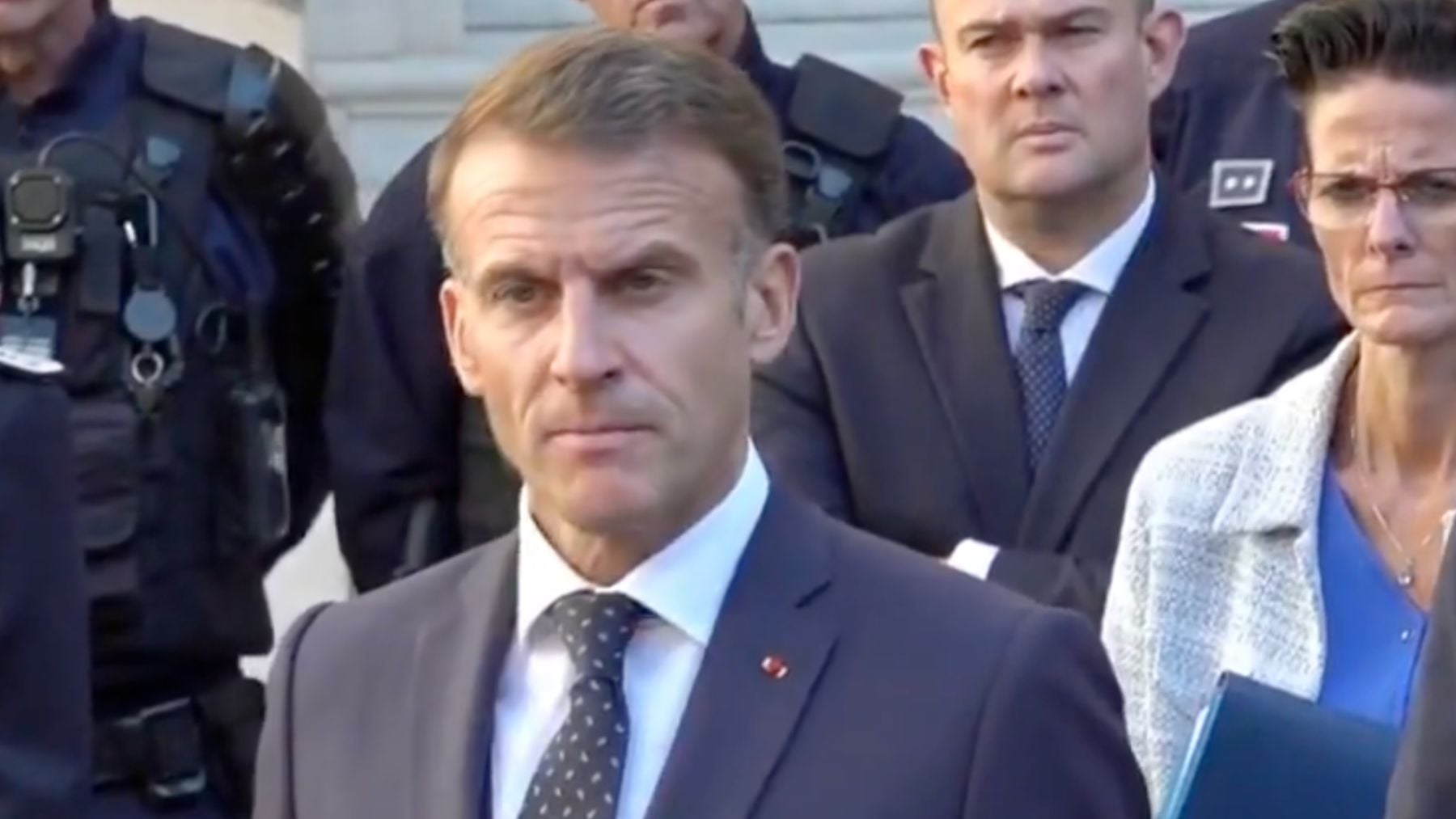 Macron acusa a las redes sociales de dañar la democracia y de polarizar a la sociedad