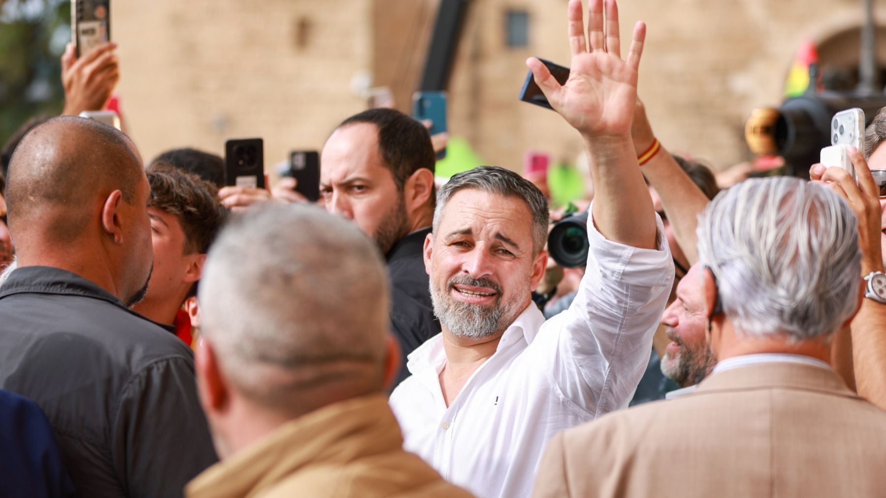 Abascal llama a parar el guerracivilismo en las urnas: Sánchez enciende las calles para silenciarnos