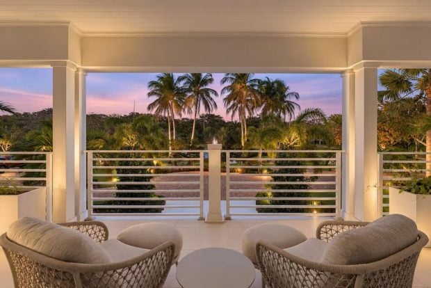 mansión de Juan Gabriel en Florida sale a la venta por 35 millones de euros