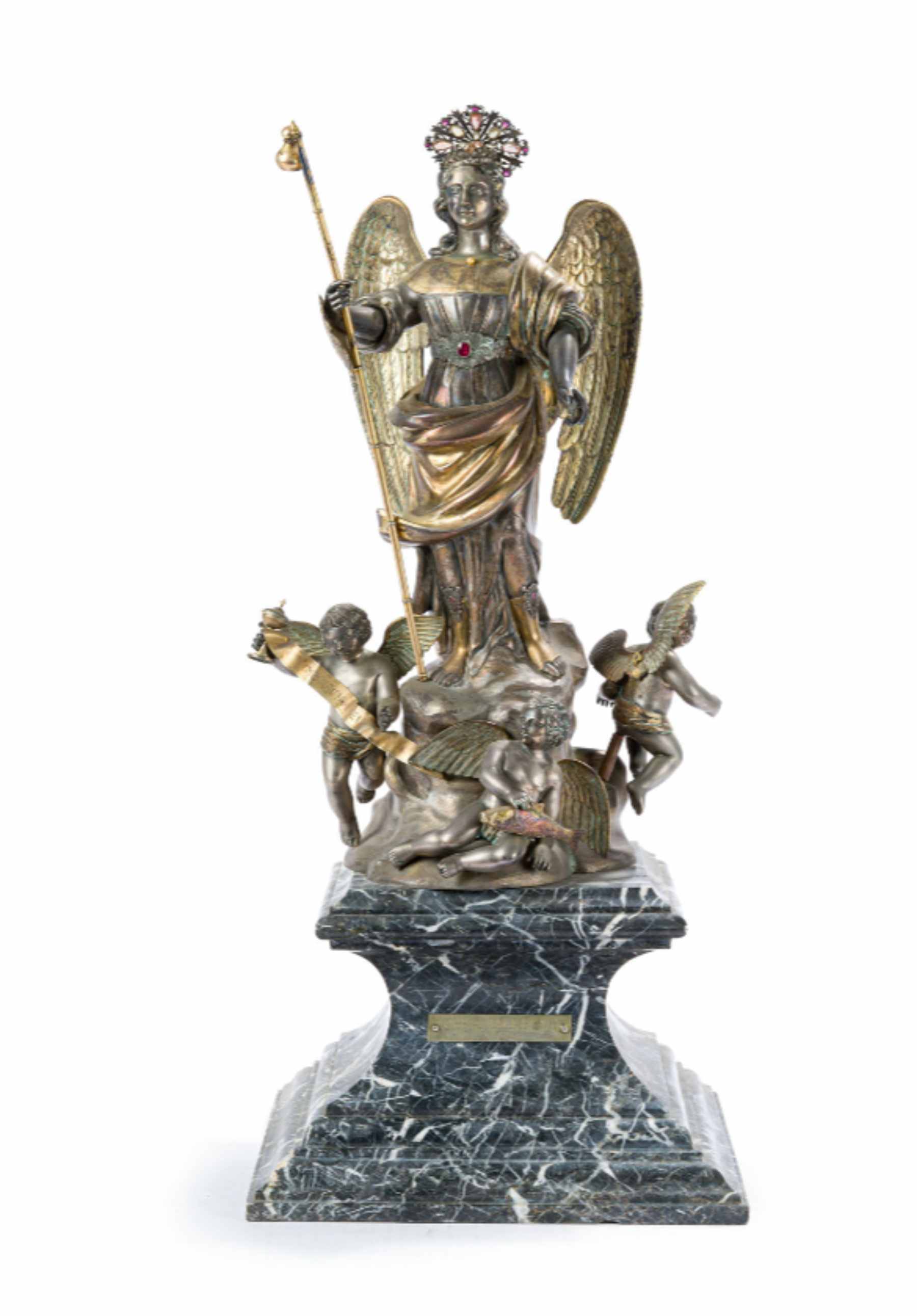 Escultura en plata dorada. (Foto: Cortesía)
