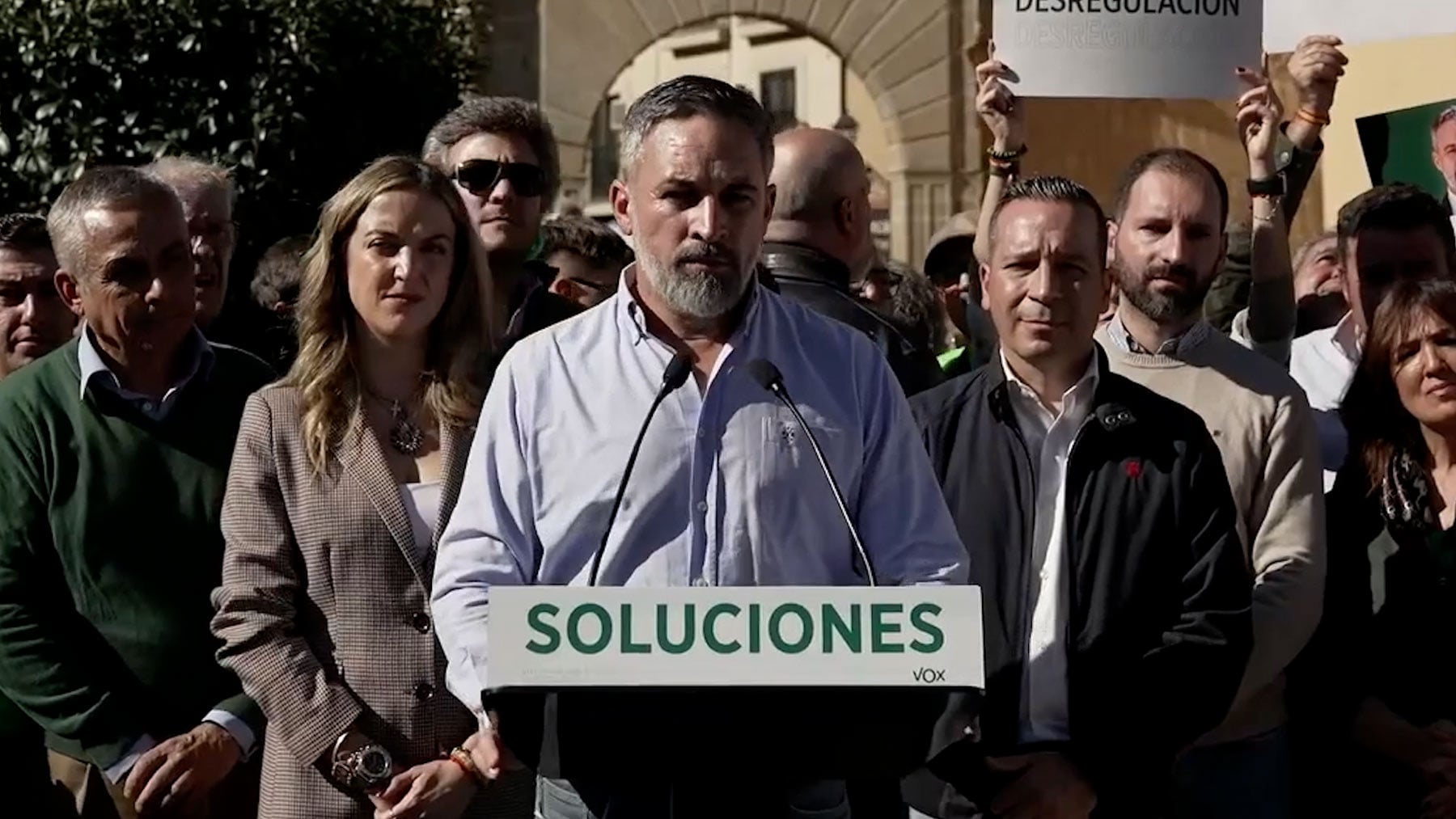 Abascal apela a la izquierda indecisa con su apuesta por la prioridad nacional: En este proyecto cabemos todos