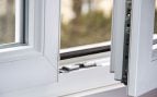 Los expertos en climatización lo avalan: para mantener el calor en tu casa debes poner las ventanas en modo invierno