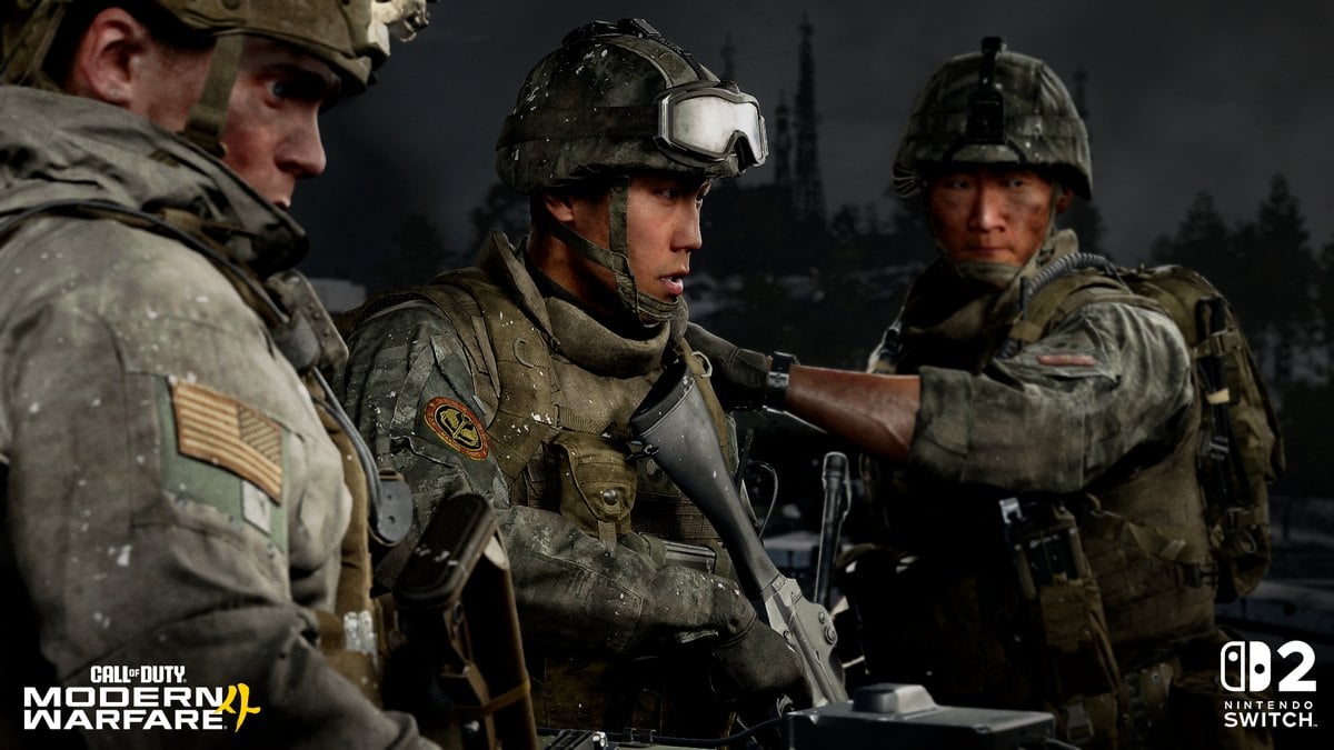 Tres soldados con casco y equipo de combate en una escena nocturna de la campaña de Call of Duty en Switch 2