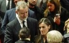 Los Reyes Felipe VI y Letizia en un funeral. (Foto: Europa Press)