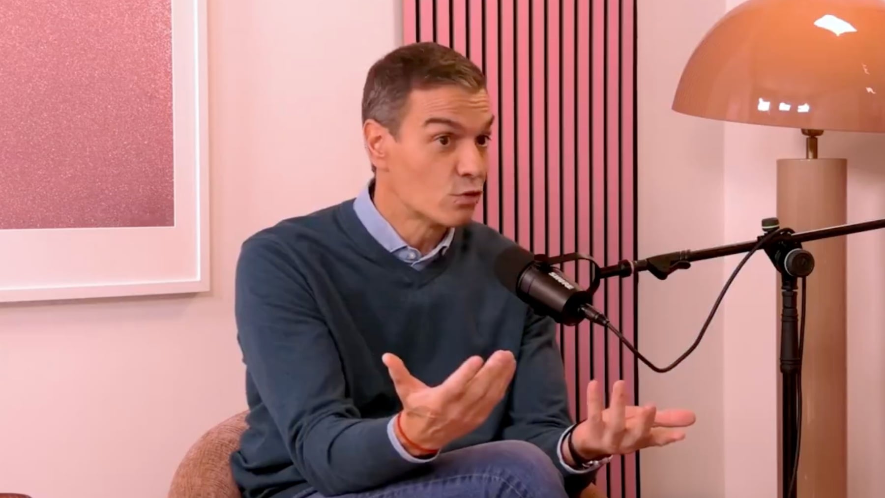 Sánchez tuiteó que hay muchos motivos para ser optimista en España 15 minutos después del nuevo accidente ferroviario