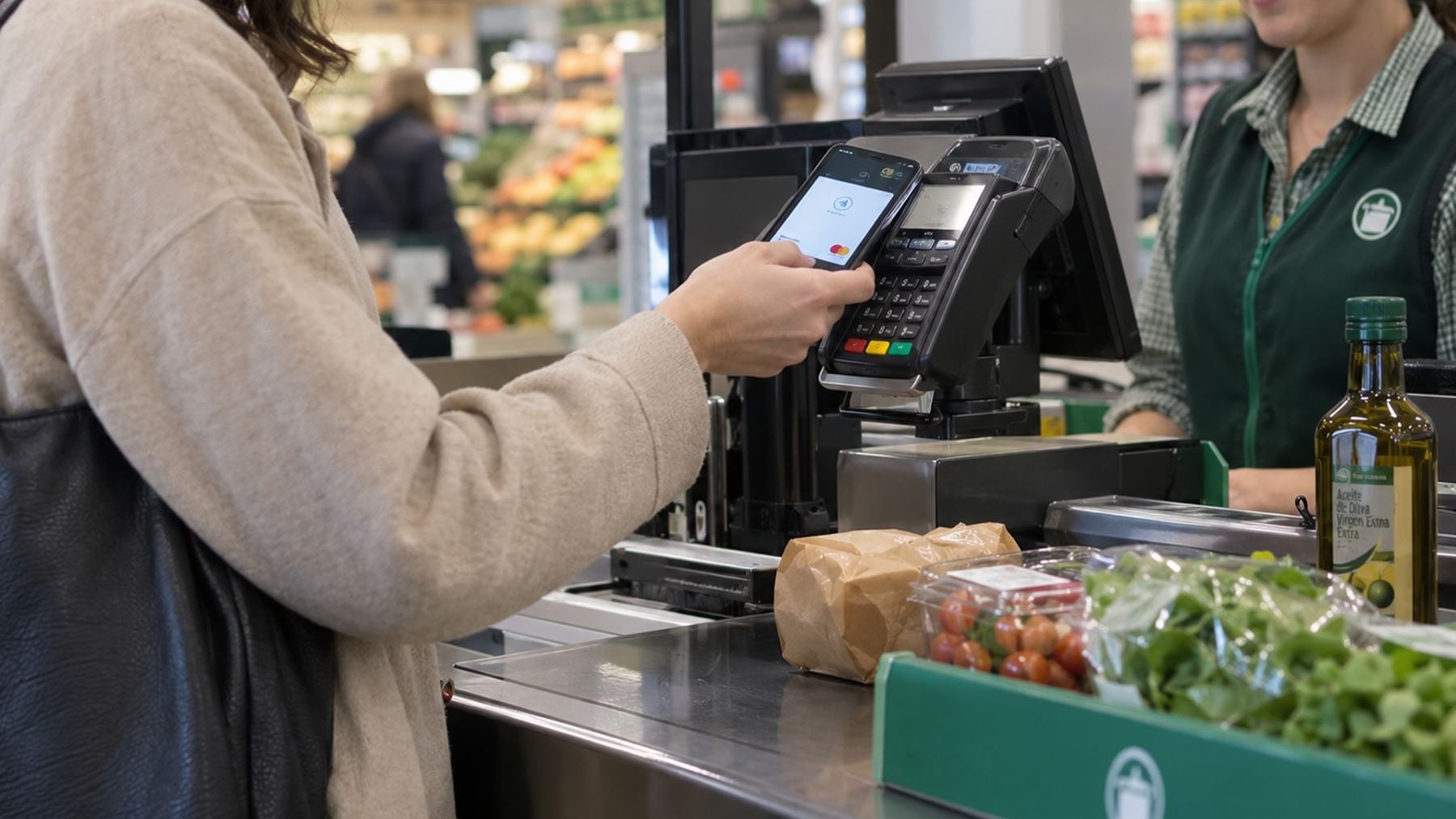 Adiós a pagar con tarjeta y efectivo: Mercadona revoluciona el sistema de pago e incorpora un nuevo método más fácil y rápido para los clientes