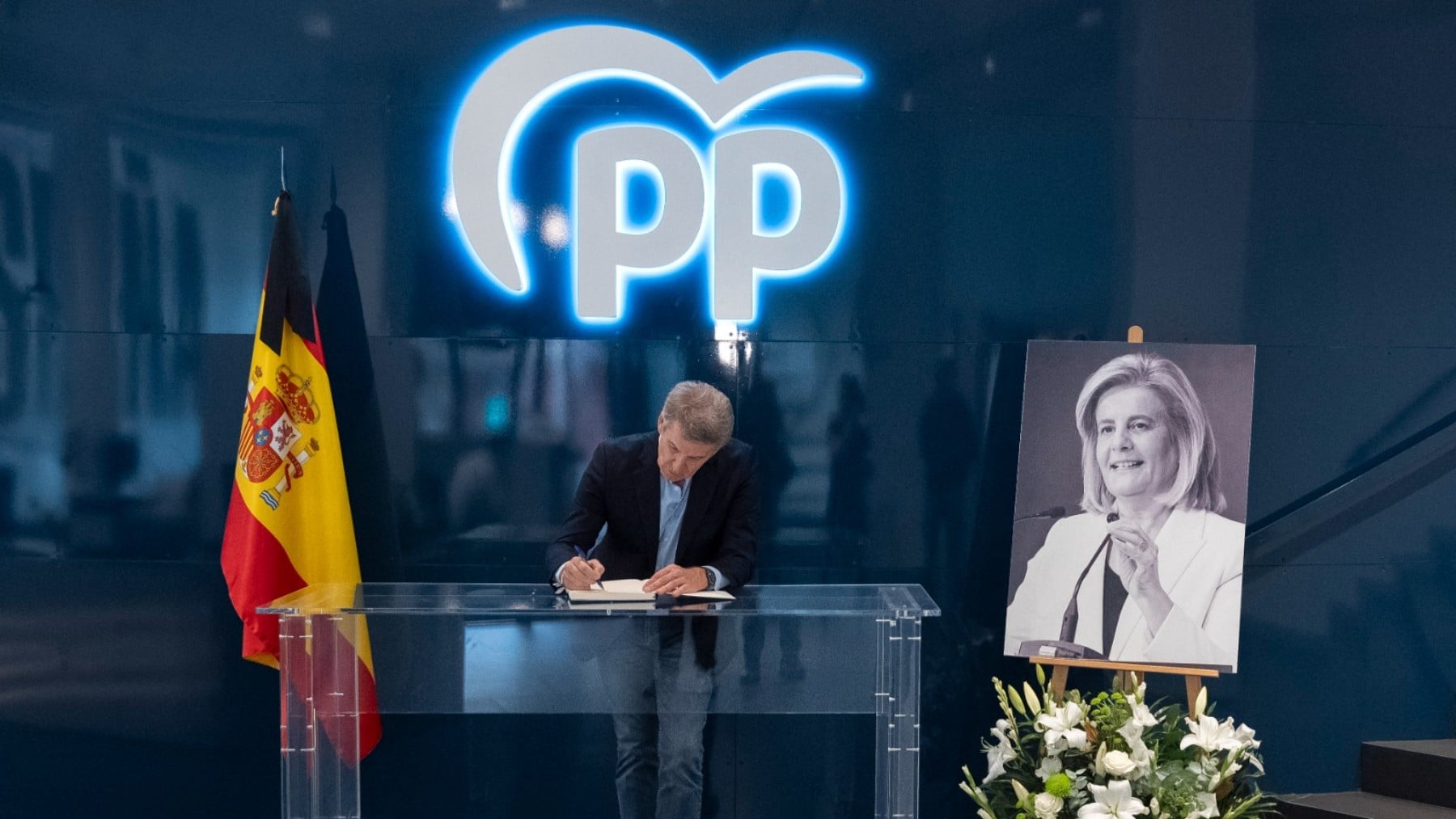 El PP instala un libro de condolencias en la sede de Génova en recuerdo de la ex ministra Fátima Báñez