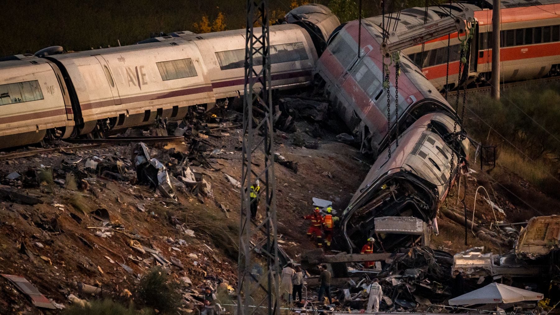 El primer informe sobre el accidente ferroviario de Urda estima que el AVE iba a una velocidad de entre 160 y 200 km/h