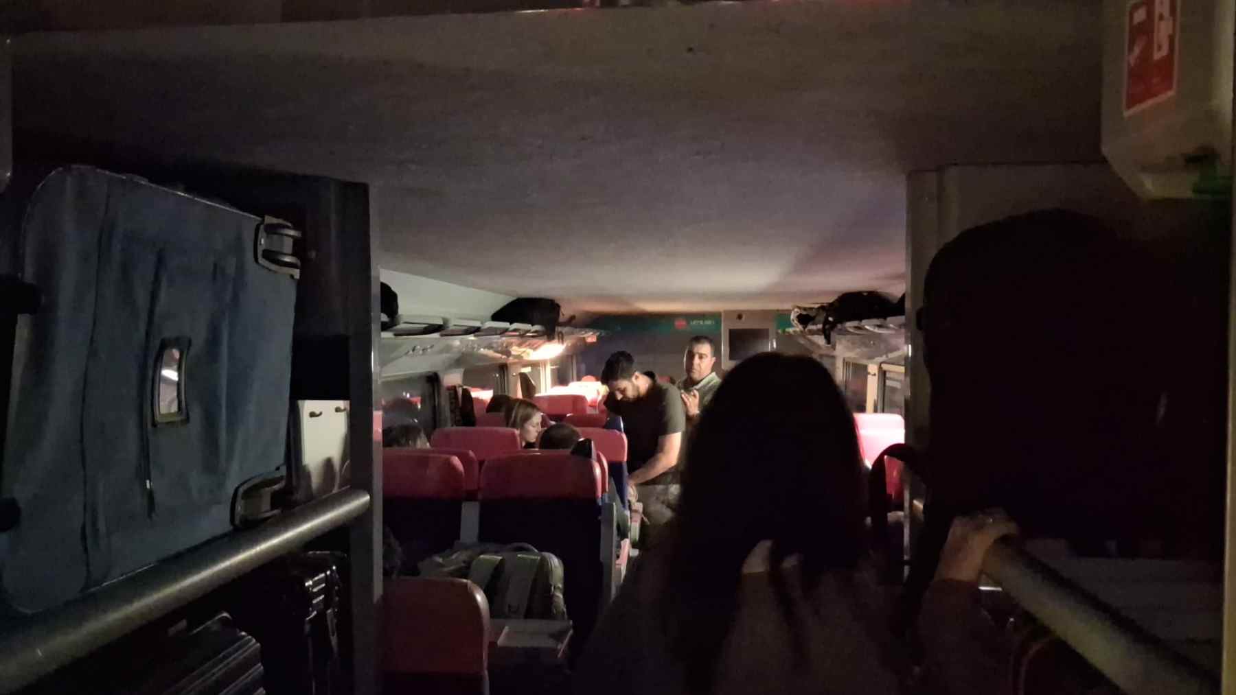 Un tren de Ouigo lleva 2 horas parado en un túnel en Ontígola (Toledo) por una avería mecánica