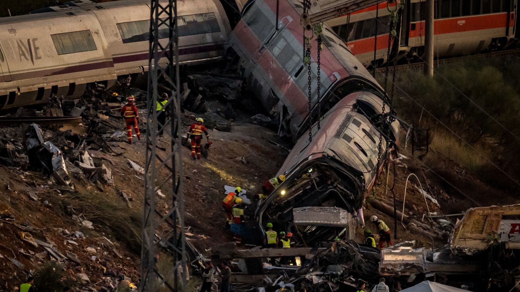 Última hora del accidente de tren de Urda (Toledo), en directo: número de heridos, fallecidos, causas, nuevos datos e identificación de las víctimas hoy
