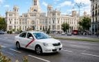 Dar propina al conductor del taxi