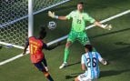 Nico Williams y Nahuel Molina en la final del Mundial