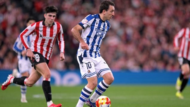 Ikurriňával emlékeznek az 1976-os történelmi pillanatra az Athletic Bilbao és a Real Sociedad vasárnapi derbijén