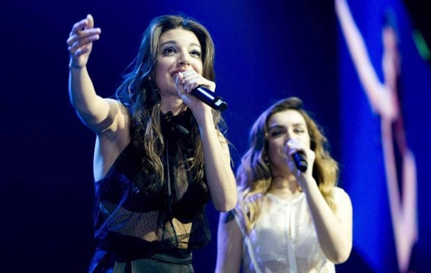 Ana Guerra y Amaia en 'Operaci&oacute;n Triunfo'. (Foto: Europa Press)