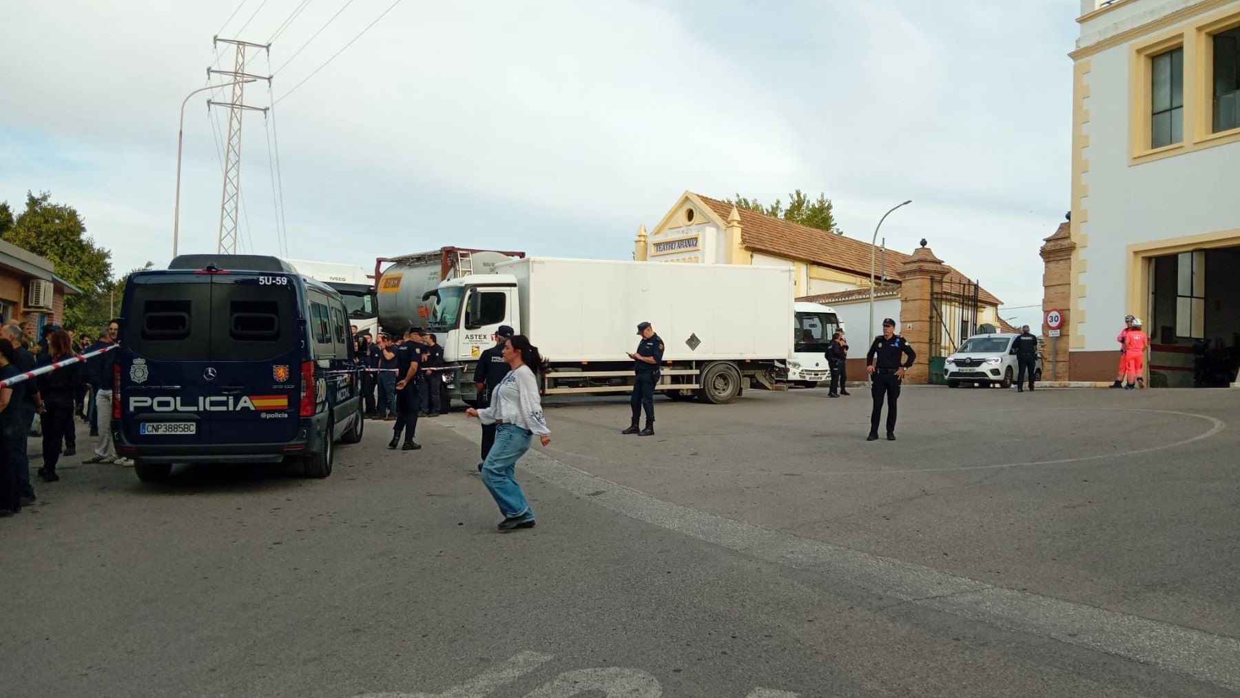 Al menos tres trabajadores heridos leves en la explosión de la Fábrica de Municiones de Granada