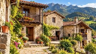 Viviendas en Asturias, principado de Asturias casas, vivir en un pueblo aislado.