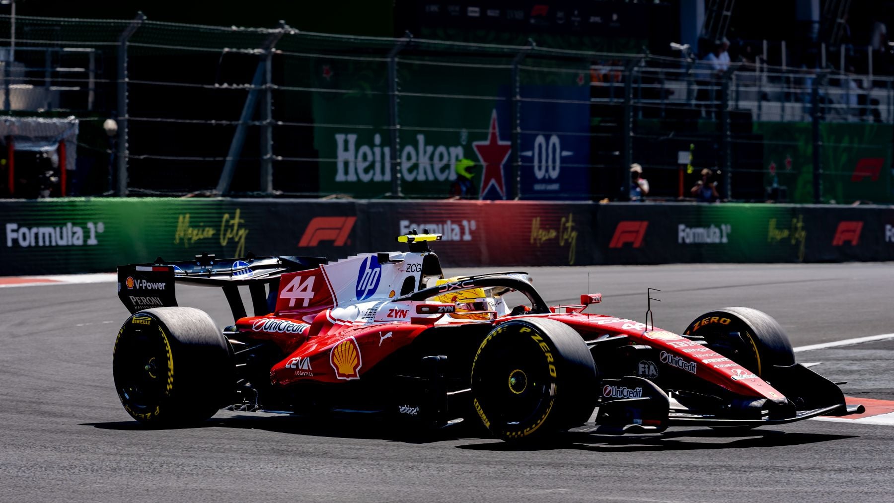 Hamilton hace la pole en México y a Antonelli, quinto, le valdría para ser campeón con Sainz 16º y Alonso 18º