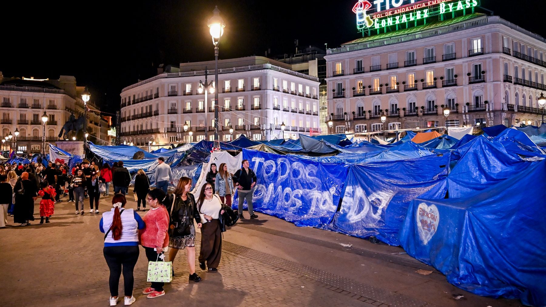 Los organizadores de la acampada de Sol dicen que se mudan para preparar la huelga del 11 de noviembre