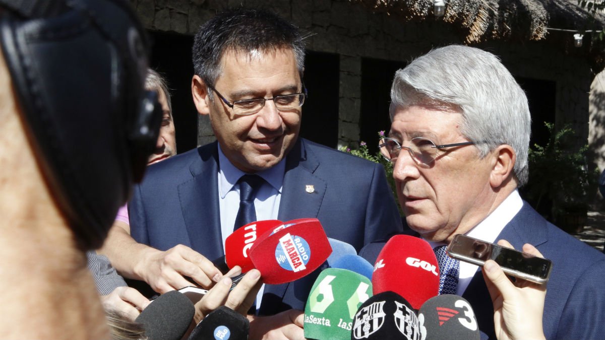 Enrique Cerezo y Bartomeu, tras la comida de directivas. (EFE)