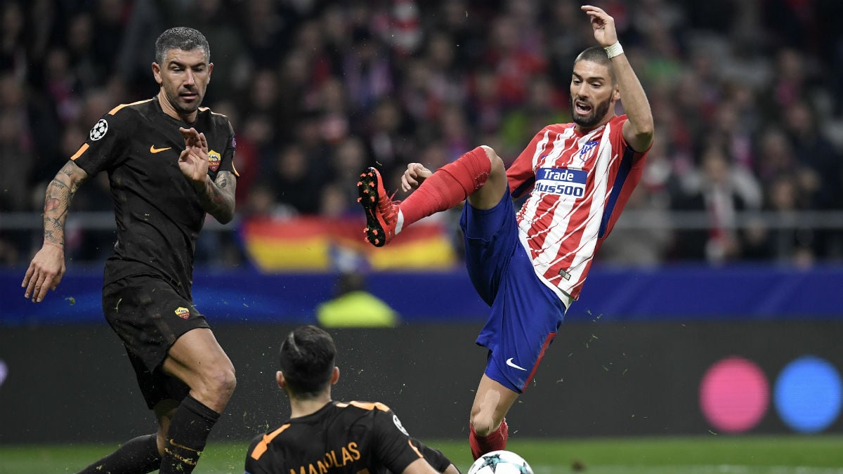 Carrasco durante el partido contra la Roma. (AFP)