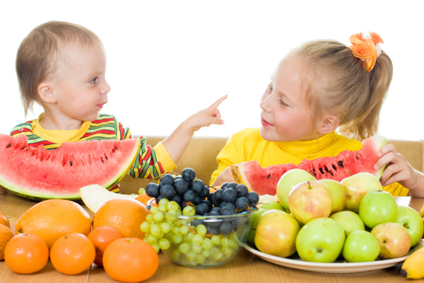 3 ensaladas refrescantes de frutas para niños