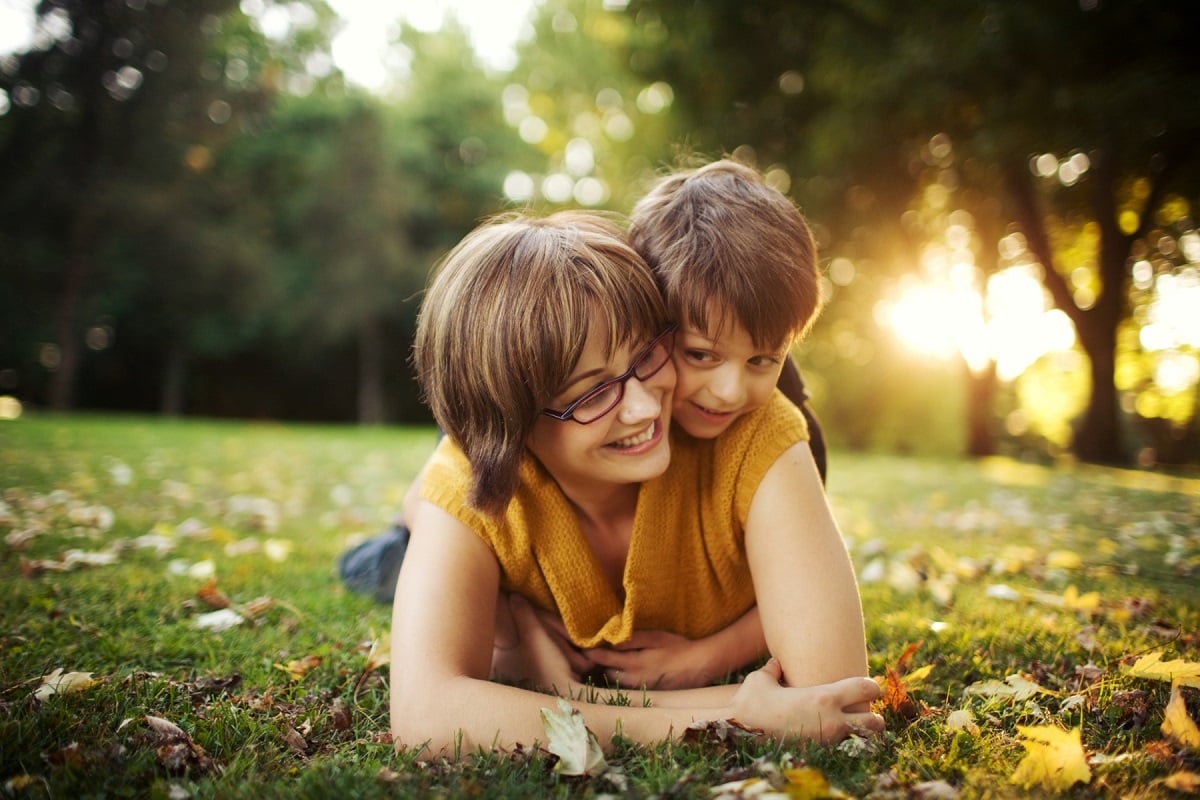 Loving kids. Красивые картинки ребёнок любов.