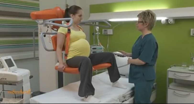 Relaxbirth, la nueva y singular silla de partos que llega a España