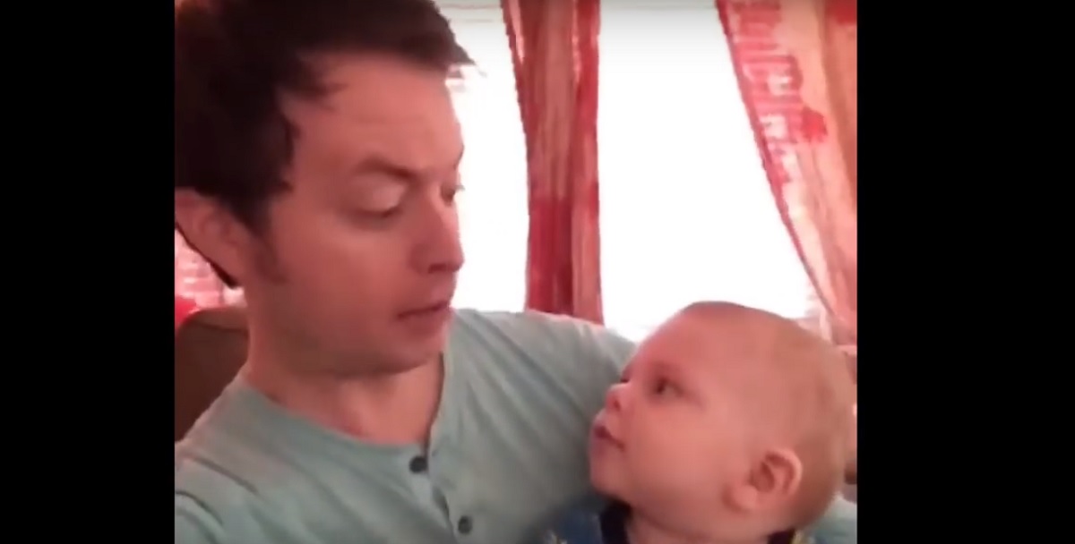 Nuevo viral: montaje de los mejores “Dubsmash” de un padre con su bebé
