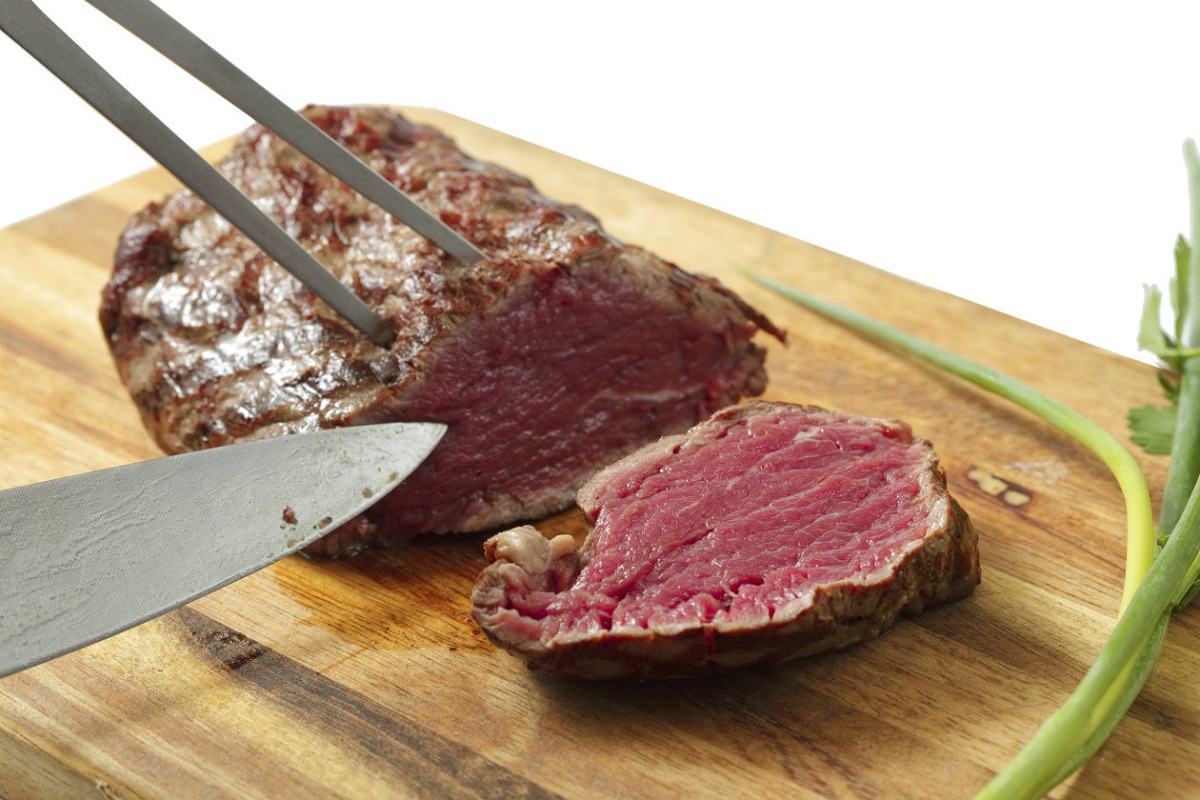 Comer carne roja procesada antes del embarazo aumenta la posibilidad de sufrir diabetes gestacional