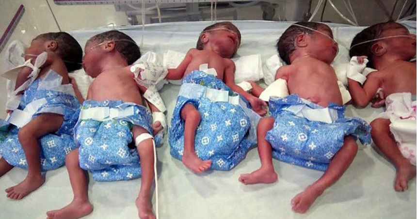 Mujer se lleva una sorpresa en el paritorio: da a luz a cinco hijas