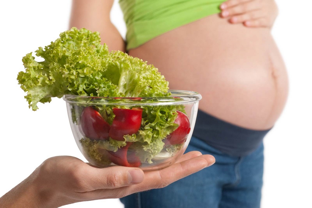 Cómo manipular los alimentos durante el embarazo