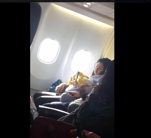 Nace una bebé en pleno vuelo y le regalan viajar gratis de por vida