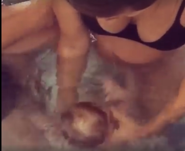 Viral: el parto en el agua más tranquilo que hayas podido ver