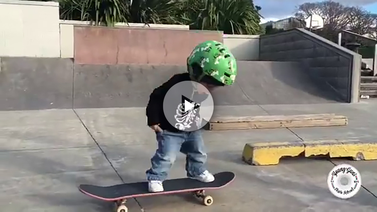 Viral: el bebé de 2 años que practica ¡skate!