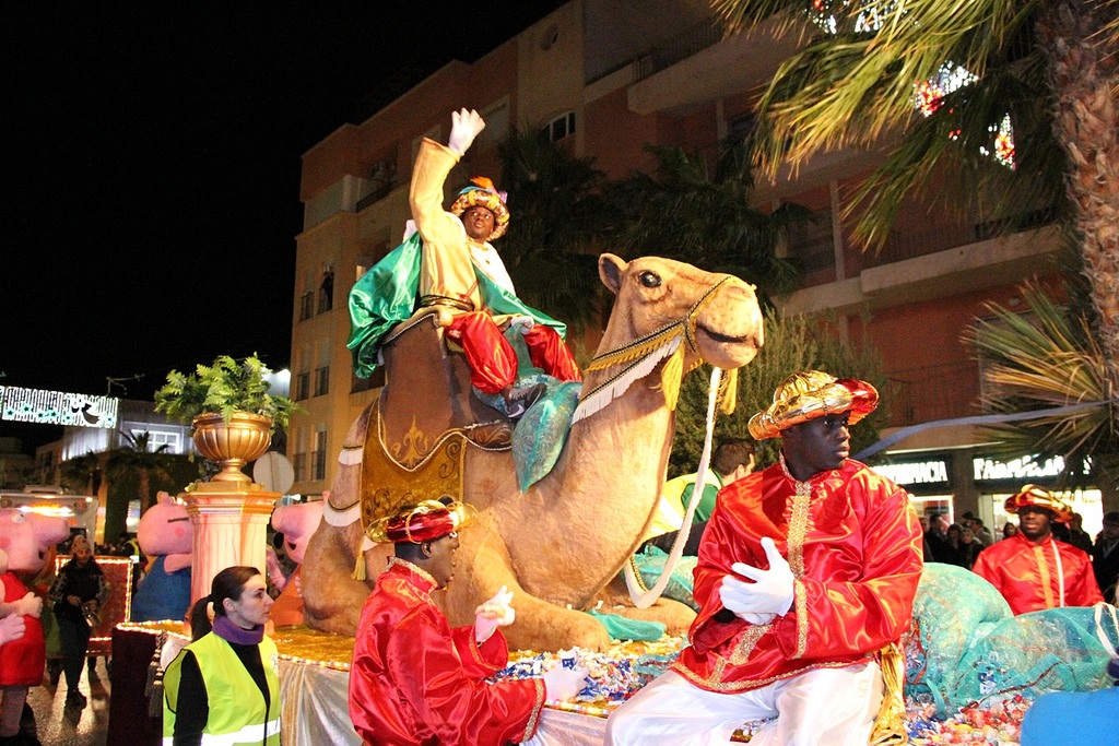 Cabalgata de Reyes. Consejos para disfrutarla con tus hijos