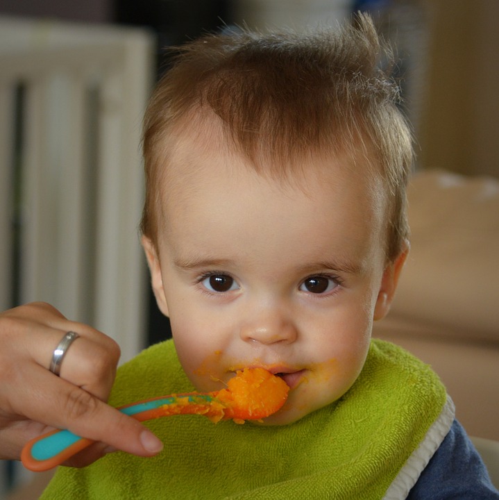 Claves de la alimentación del bebé en su primer año de vida