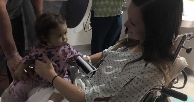 Una niñera salva a la pequeña que cuida donándole parte de su hígado
