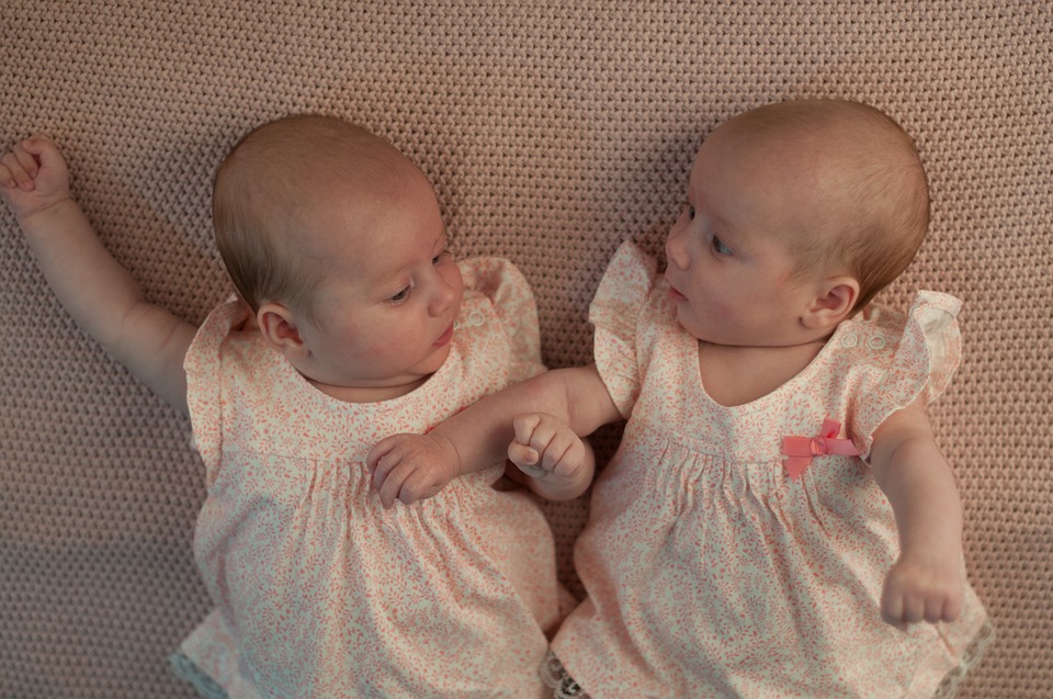¿Por qué cada vez nacen más gemelos?