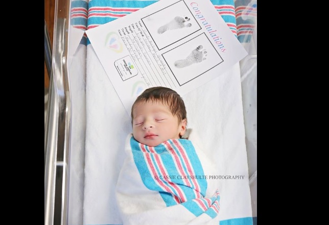 dos bebes que nacen en el mismo hospital 1