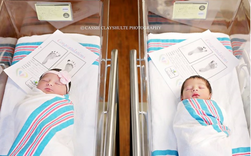 dos bebes que nacen en el mismo hospital
