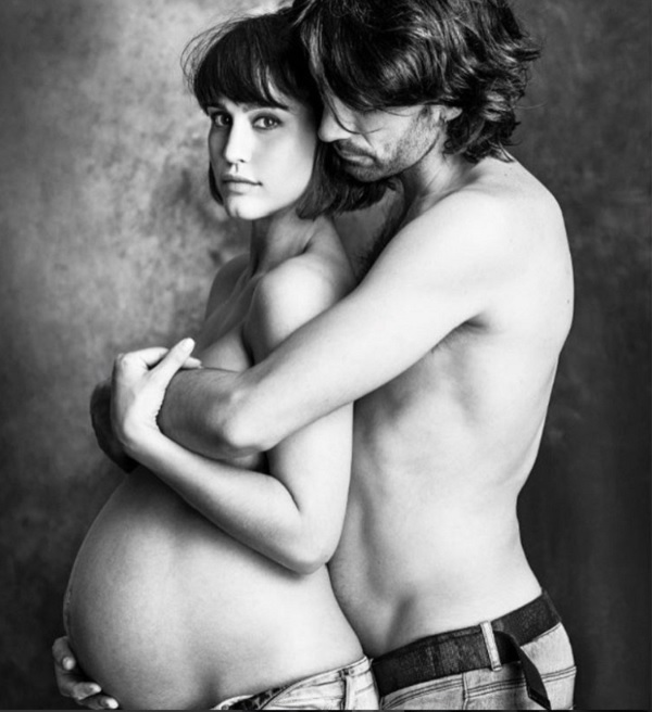 Megan Montaner posando semidesnuda con su chico