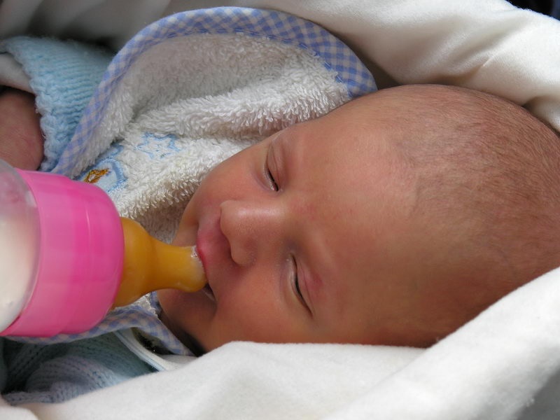 Trucos para esterilizar biberones y chupetes - El blog de mi bebe
