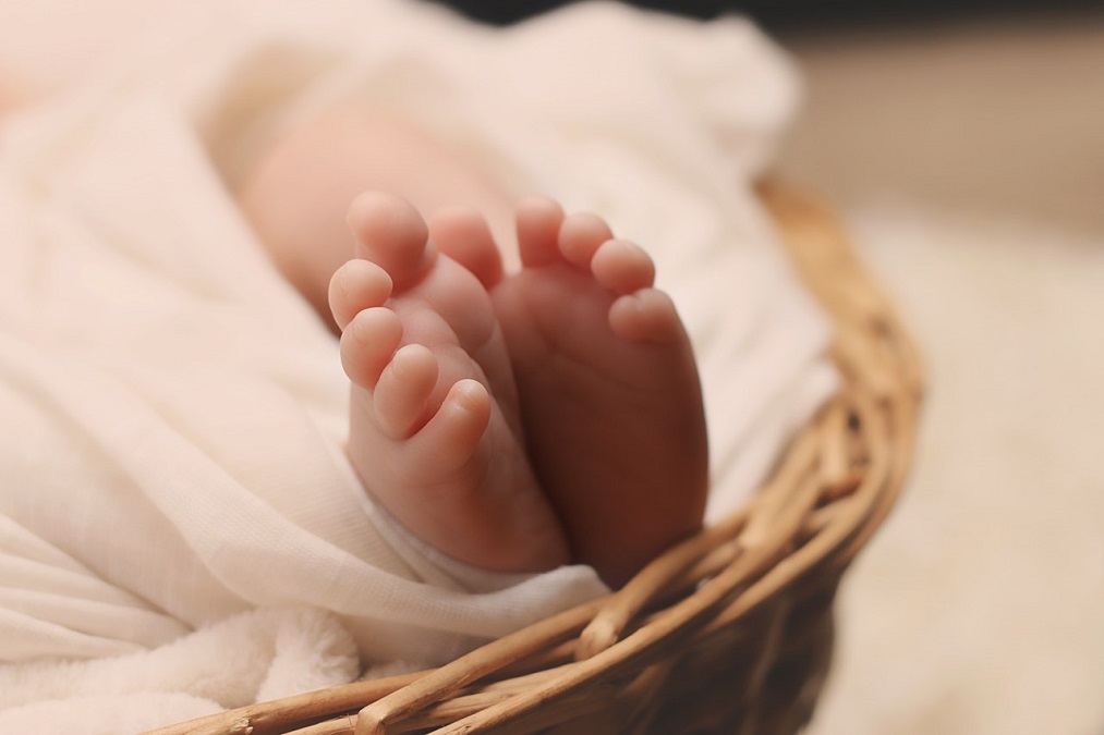 El calor corporal paternal provoca la muerte de su bebé