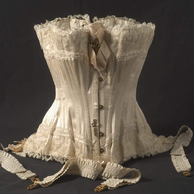 Corset./Foto: @museodeltraje