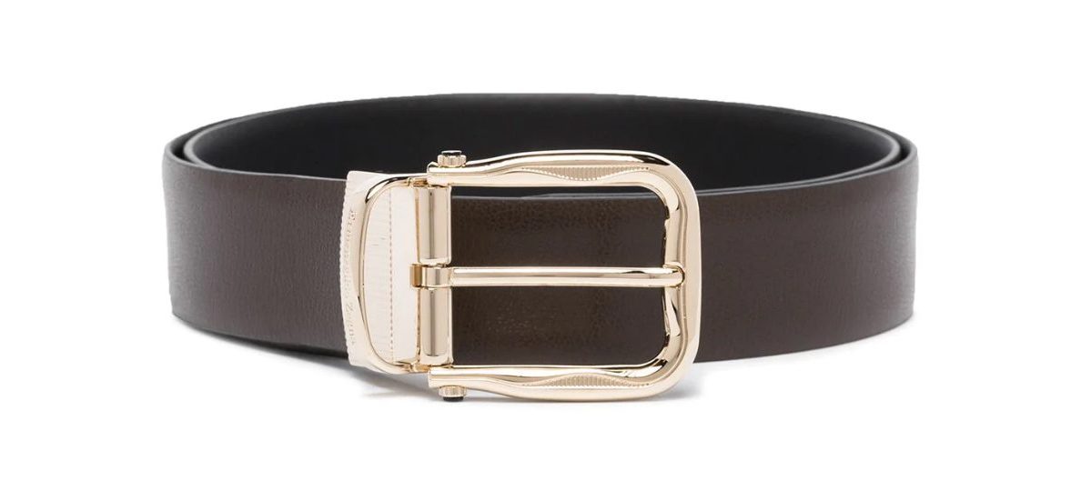 accesorios de hombre: cinturón de piel.