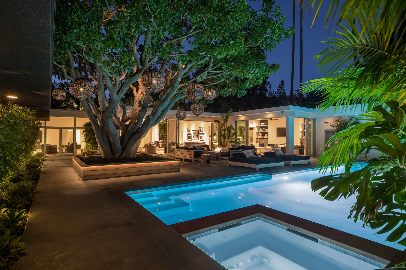 Vista del jard&iacute;n de la casa de Cindy Crawford. /Foto: Oasisonlomavista